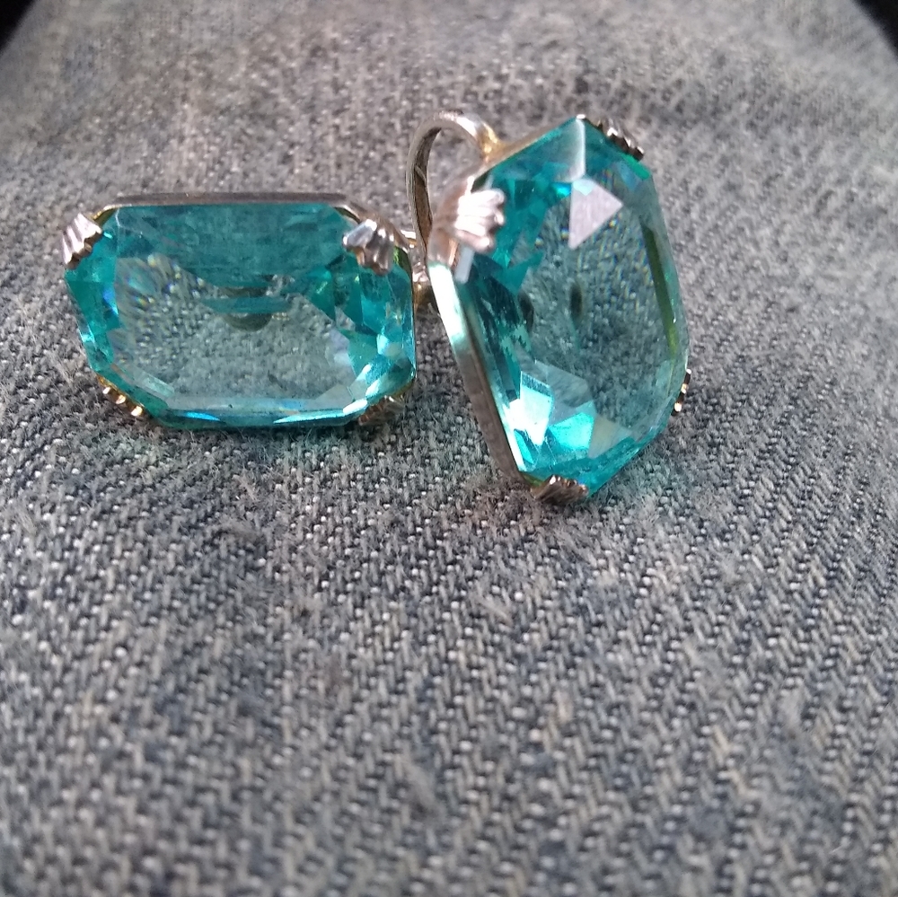 Earrings set in stearling very old,very beautiful